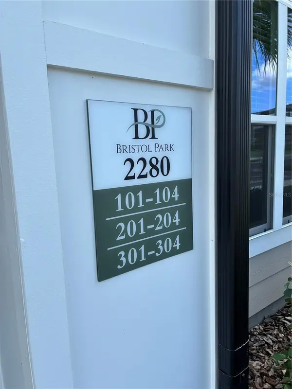 2280 WATERFALL CT #4-302, Mount Dora, FL 32757