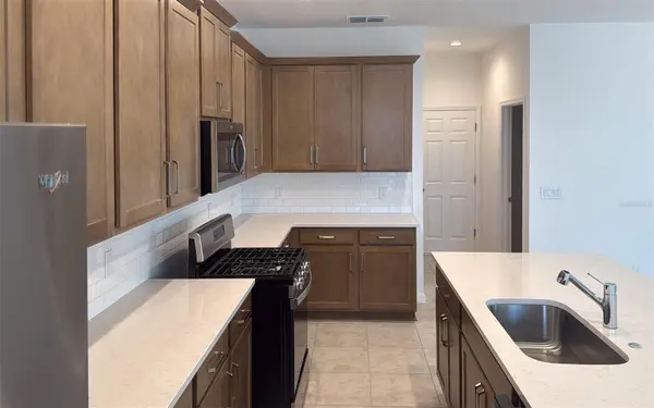 6863 SPANISH IMPERIAL ST, Howey In The Hills, FL 34737