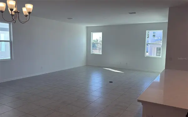 6863 SPANISH IMPERIAL ST, Howey In The Hills, FL 34737