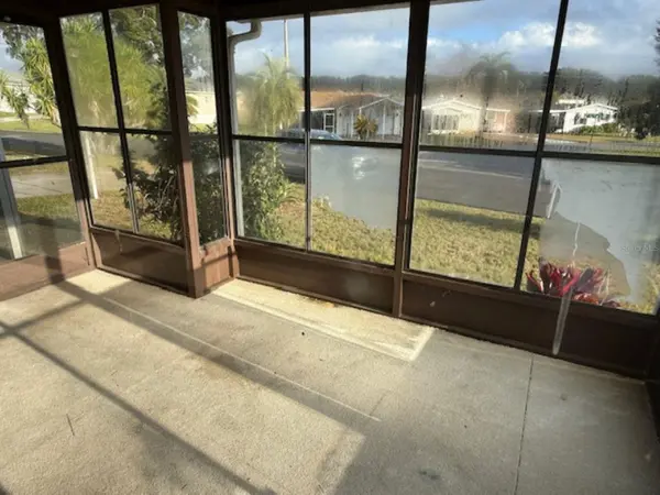 1832 W SCHWARTZ BLVD, Lady Lake, FL 32159