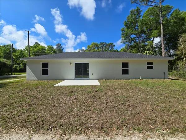 131 FISHER RD, Ocklawaha, FL 32179