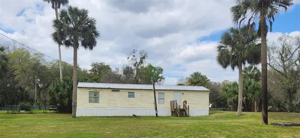 2122 CR 426, Lake Panasoffkee, FL 33538