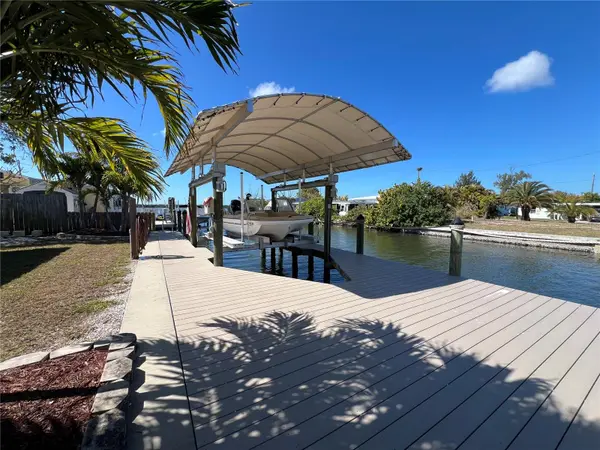 2650 COCO PLUM DR, Matlacha, FL 33993