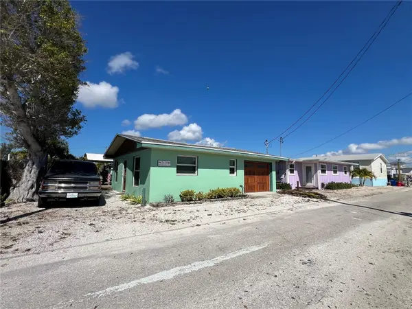 2650 COCO PLUM DR, Matlacha, FL 33993