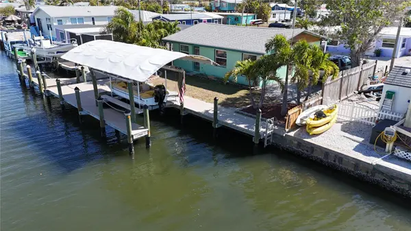 2650 COCO PLUM DR, Matlacha, FL 33993