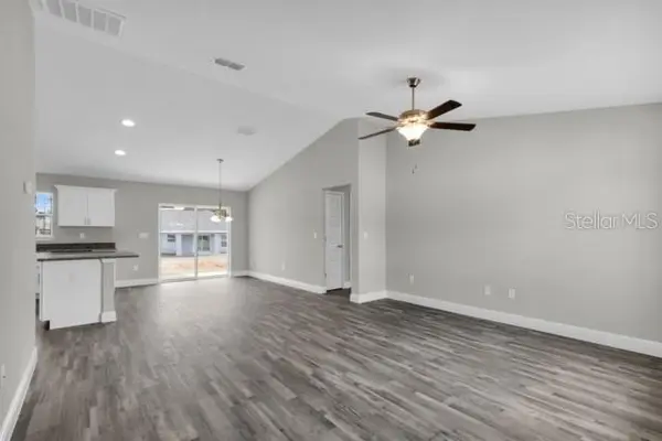 25 LOCUST LOOP LN, Ocala, FL 34472