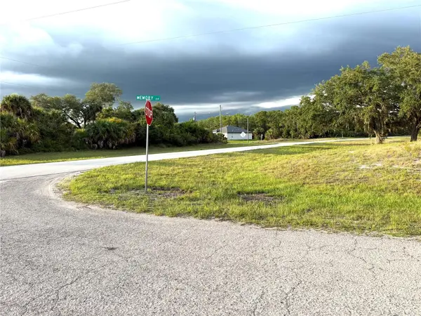 8010 MEMORY CIR, Labelle, FL 33935
