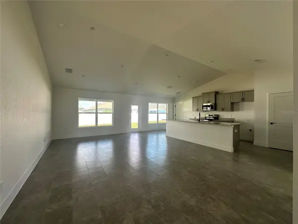 12605 NE 48TH ST, Oxford, FL 34484