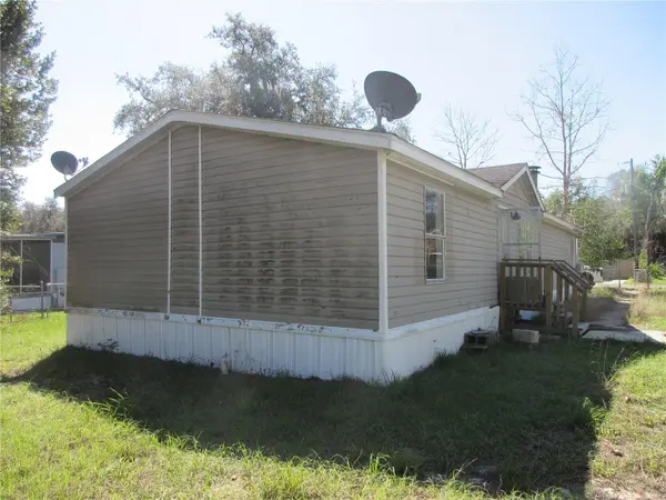 18601 SE 24TH LN, Ocklawaha, FL 32179