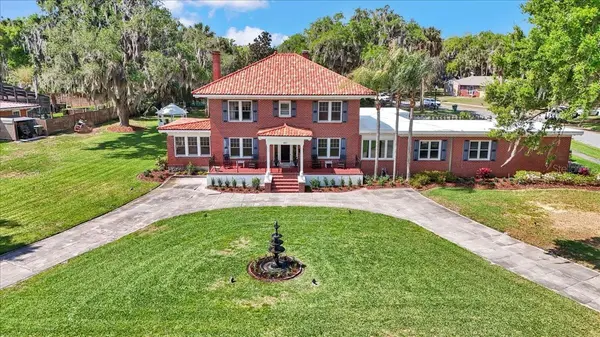 405 LAKESHORE DR, Leesburg, FL 34748