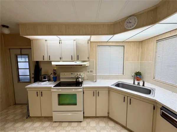 6571 NE 1ST PL, Ocala, FL 34470