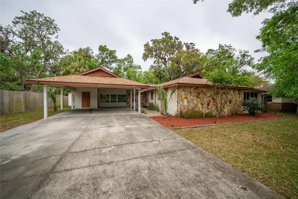 12 SPRING LAKE WAY, Ocala, FL 34472
