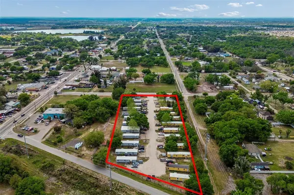 610 RAILROAD ST, Wimauma, FL 33598