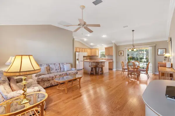 1982 SOMERSET AVE, The Villages, FL 32162