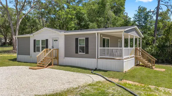 17360 SE 65TH ST, Ocklawaha, FL 32179