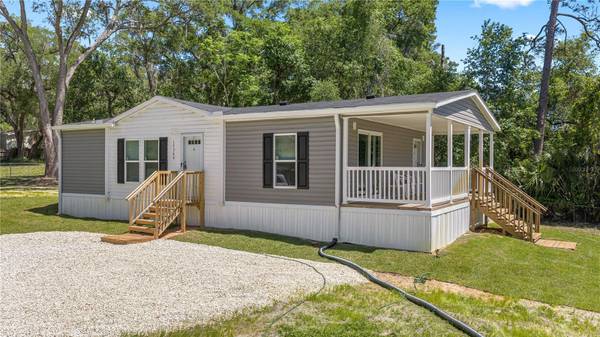 17360 SE 65TH ST, Ocklawaha, FL 32179