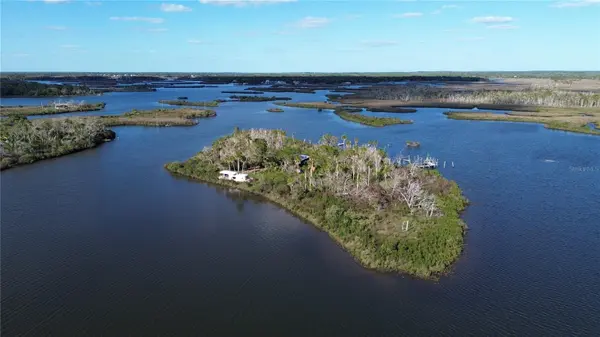 7472 W THUNDERBIRD ISLAND, Homosassa, FL 34448