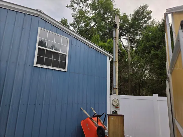 421 MARGARET ST, Bronson, FL 32621