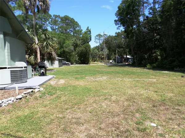 6005 HIGHWAY 40 W, Yankeetown, FL 34498