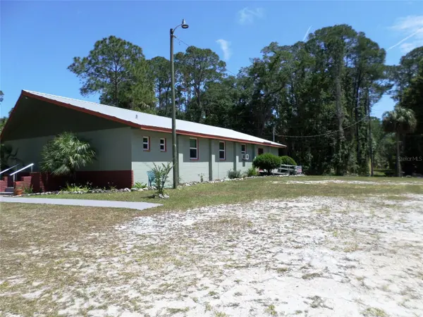 6005 HIGHWAY 40 W, Yankeetown, FL 34498