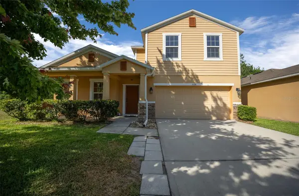 5128 GRASSY KNOLL DR, Tavares, FL 32778