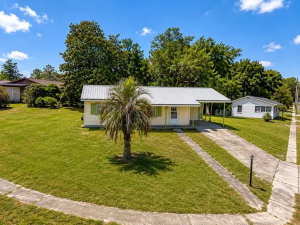 1766 W GARDENIA DR, Citrus Springs, FL 34434