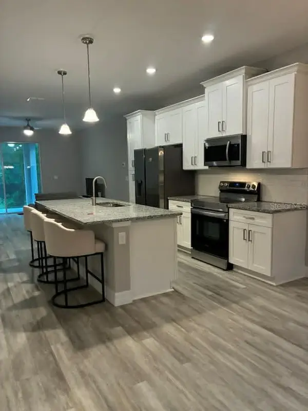 524 E AVONDALE DR, Dunnellon, FL 34434