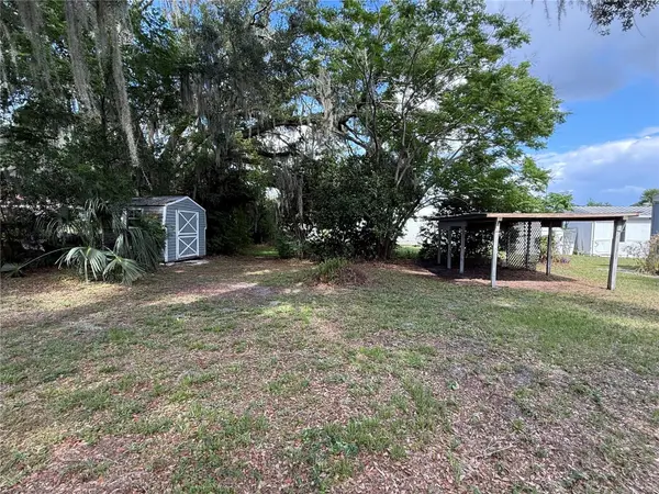 806 NEW HAMPSHIRE AVE, Wildwood, FL 34785