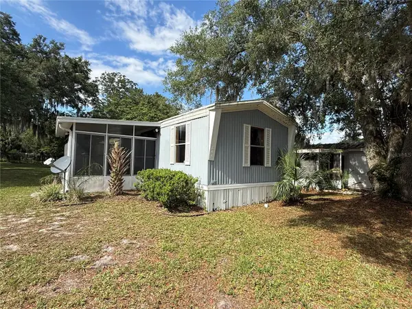 806 NEW HAMPSHIRE AVE, Wildwood, FL 34785