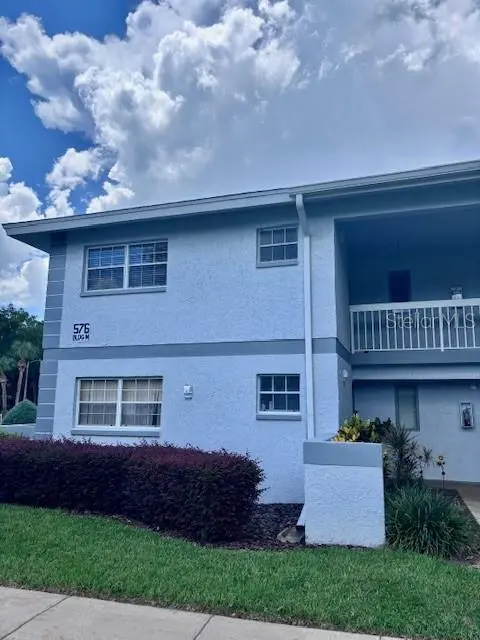 576 FAIRWAYS LN #M104, Ocala, FL 34472