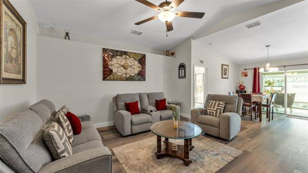 302 BROOKSHIRE DR, Lake Wales, FL 33898