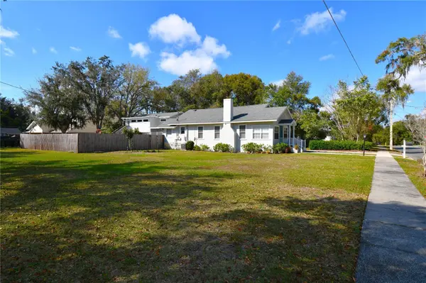 1245 N ALEXANDER ST, Mount Dora, FL 32757