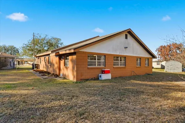111 SUNSET DR E, Winter Haven, FL 33881