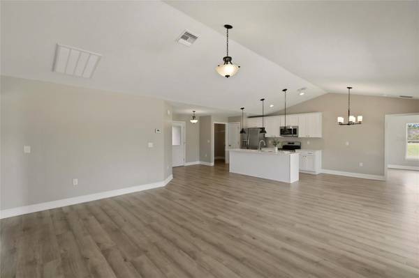 6809 DICKINSON DR, Sebring, FL 33872
