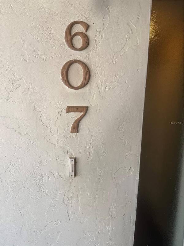607 COUNTRY LN NE #607, Winter Haven, FL 33881