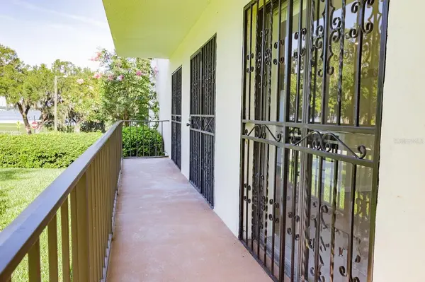 208 LAKE HOWARD DR NW #104, Winter Haven, FL 33880