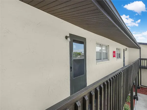 900 AVENUE Z SE #D6, Winter Haven, FL 33880