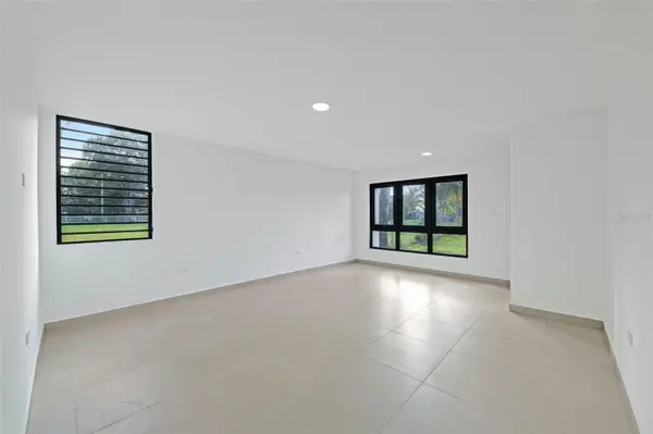 RAMON MARIN ST. LEVITTOWN LAKES #EA-34, Toa Baja, PR 00949