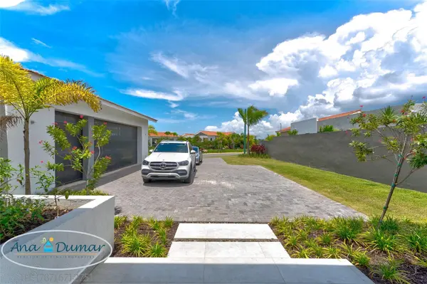 Address not disclosed, Dorado, PR 00646