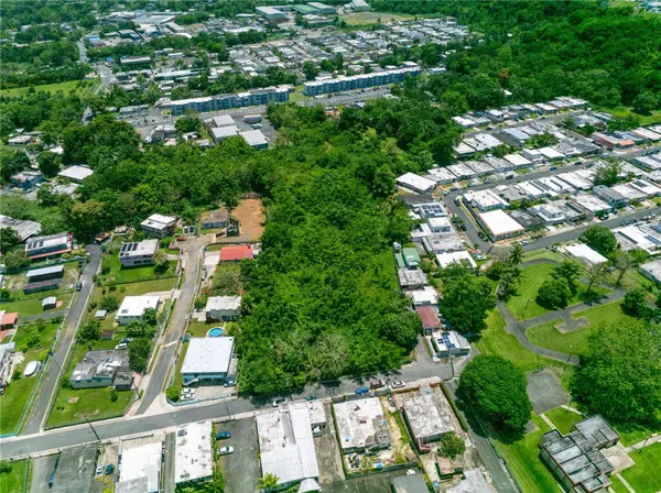 CLL RAMON FIGUEROA CASTRO SAN ANTON, Carolina, PR 00987