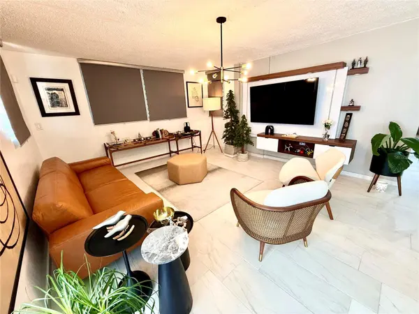 B8 CALLE 8 LAGO URB ALTAMIRA, Fajardo, PR 00738