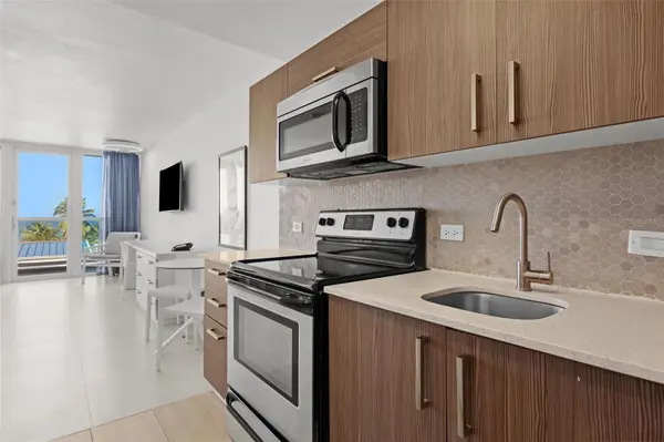 6165 ISLA VERDE AVE. #377, Carolina, PR 00979