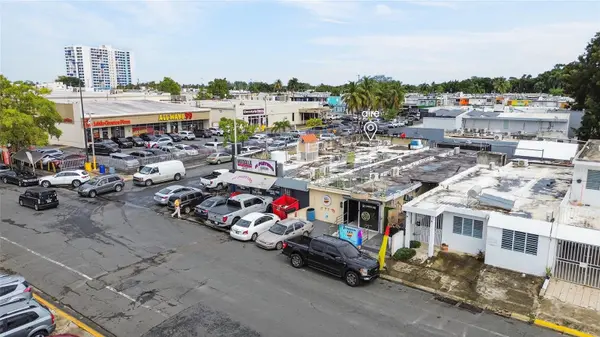 AVE. BOULEVARD MONROIG URB. LA ROSALEDA EA10, Toa Baja, PR 00949
