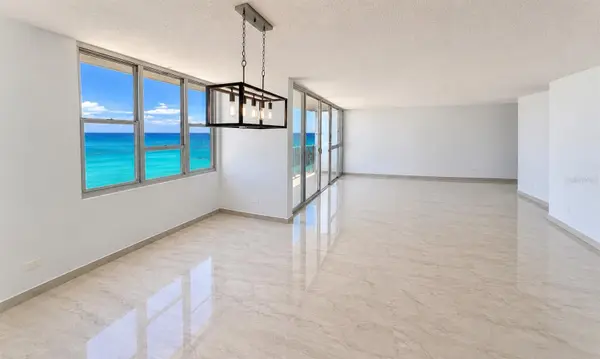 Villas del Mar Este PH AV. ISLA VERDE #H, Carolina, PR 00979