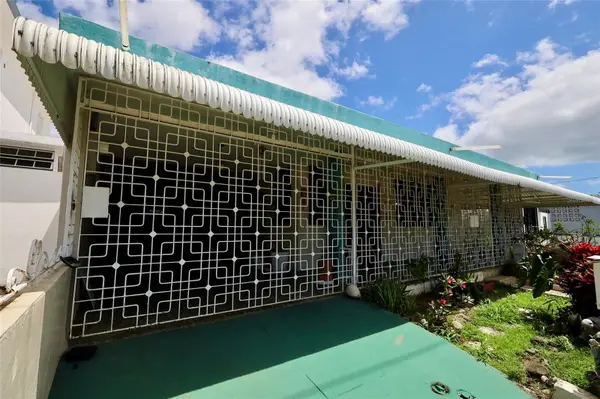 Calle 232 COUNTRY CLUB #JF-34, Carolina, PR 00982
