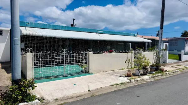 Calle 232 COUNTRY CLUB #JF-34, Carolina, PR 00982
