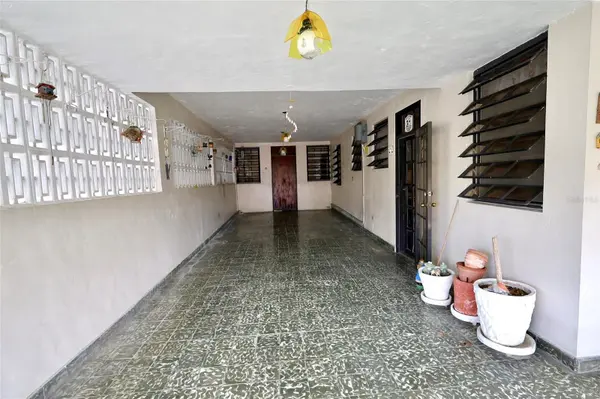 Calle 232 COUNTRY CLUB #JF-34, Carolina, PR 00982