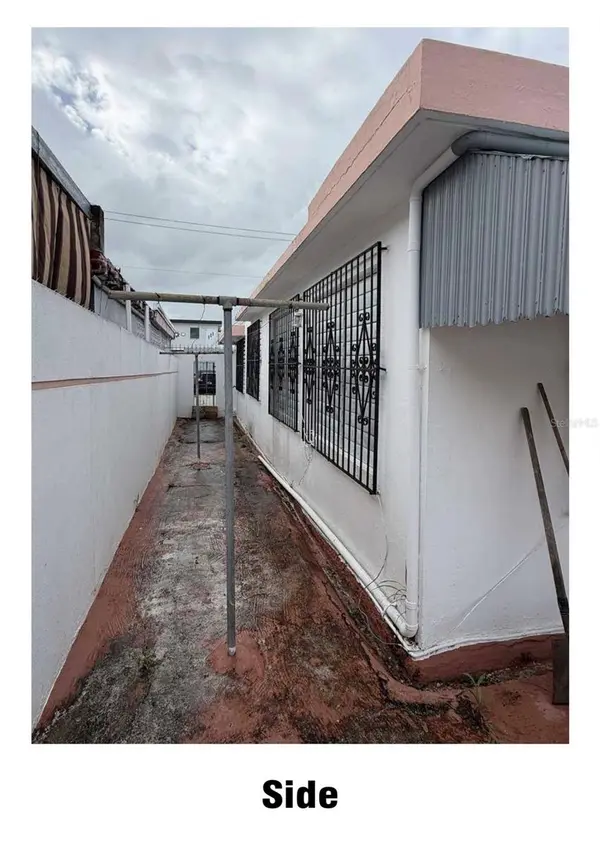 Calle 232 COUNTRY CLUB #JF-33, Carolina, PR 00982