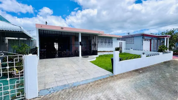 Calle 232 COUNTRY CLUB #JF-33, Carolina, PR 00982