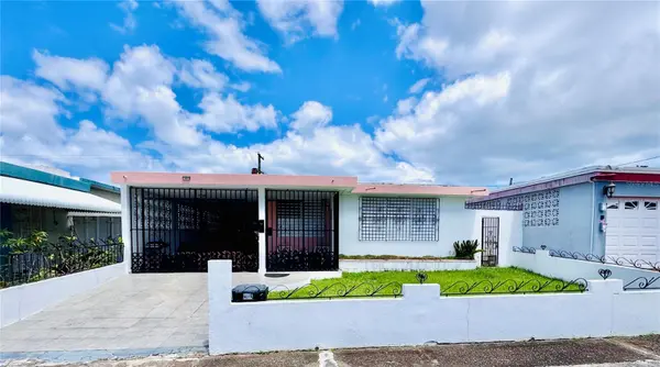 Calle 232 COUNTRY CLUB #JF-33, Carolina, PR 00982